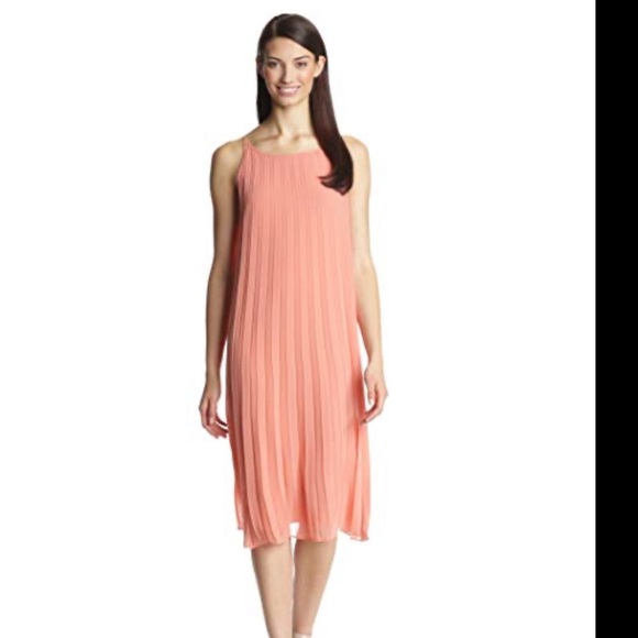 BCBGeneration Dresses & Skirts - 3/$25 🎁NWT BCBGENERATION Sleeveless Pleated Dress